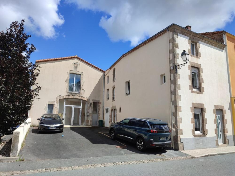 Logis Des Chouans Apartment Les Landes-Genusson Exterior foto
