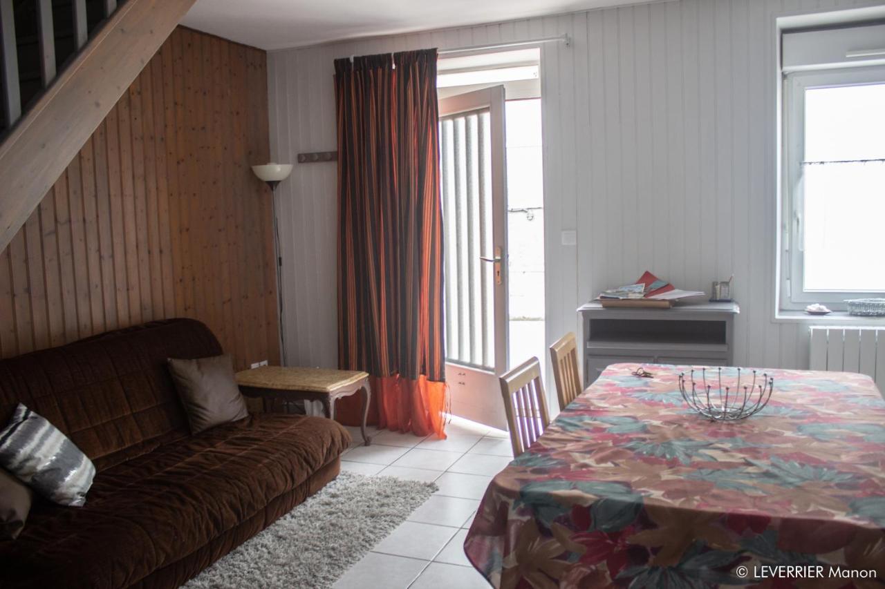 Logis Des Chouans Apartment Les Landes-Genusson Exterior foto