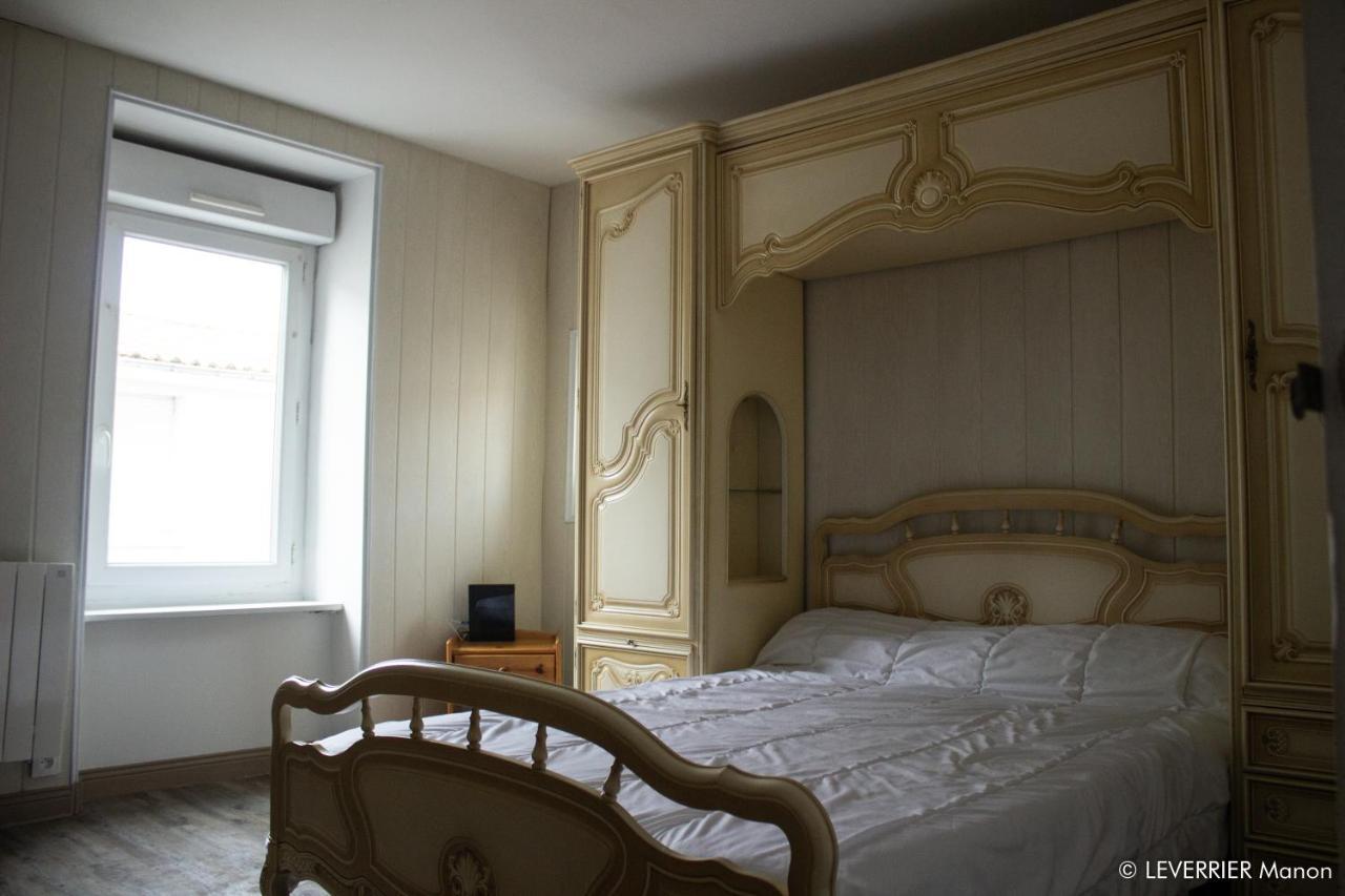 Logis Des Chouans Apartment Les Landes-Genusson Exterior foto