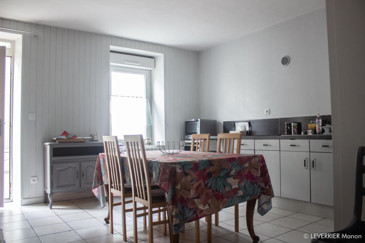 Logis Des Chouans Apartment Les Landes-Genusson Exterior foto